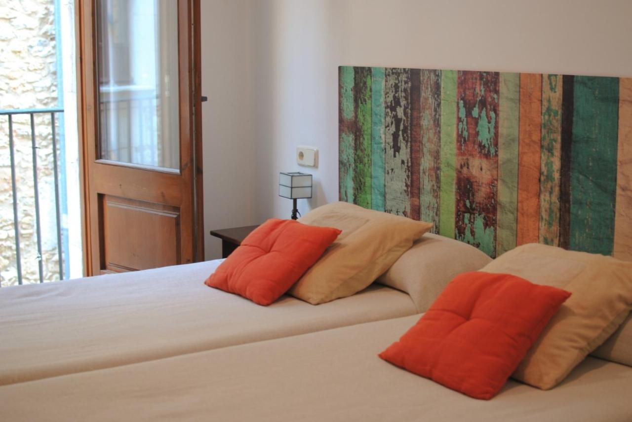 Hotel Fonda Mitjà à Torroella de Montgrí Extérieur photo